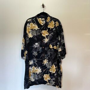 Tommy Bahama Black and Yellow 100% Rayon Floral Hawaiian Shirt